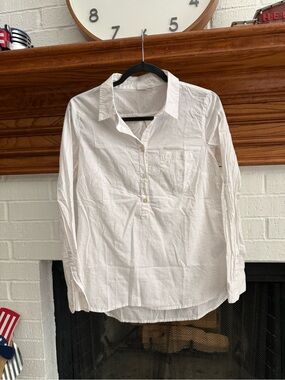 GAP White Long-Sleeve Casual Button-Down Shirt